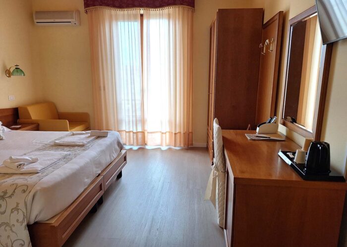 Camera Deluxe - Hotel Duca della Corgna - Castiglione del Lago (11)